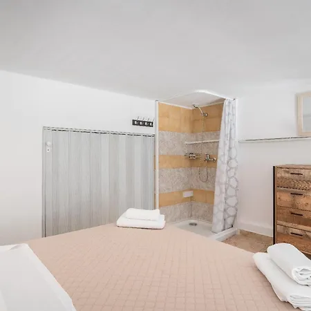 Polikseni Apartman Rhodes City