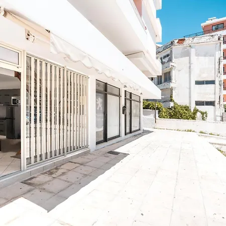 Apartman Polikseni *